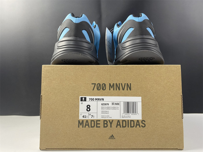 ad*s Y**zy boost 700 mnvn bright cyan gz3079