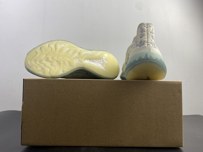 ad*s  Y**zy boost 380 alien blue gw0304