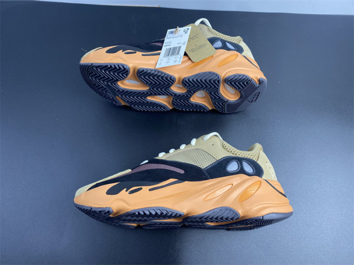 ad*s Y**zy boost 700 enflame amber gw0297