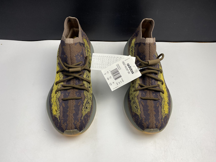 ad*s Y**zy boost 380 