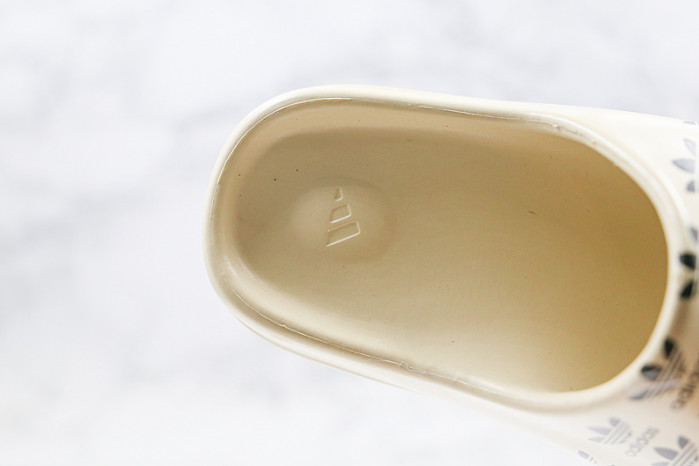 kanye west x ad*s Y**zy slide“resin"