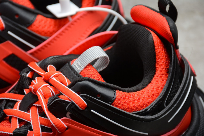 BLCG Track Trainer  Red And Black 542023 W1GB8 5201