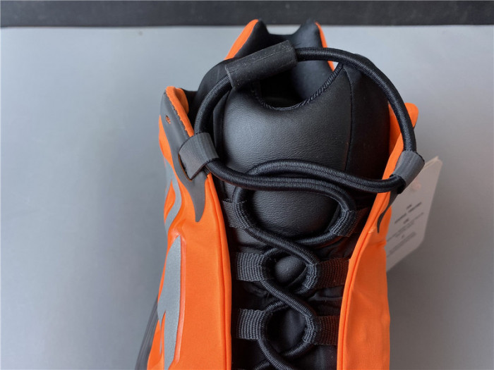 ad*s Y**zy boost 700 mnvn orange - fv3258