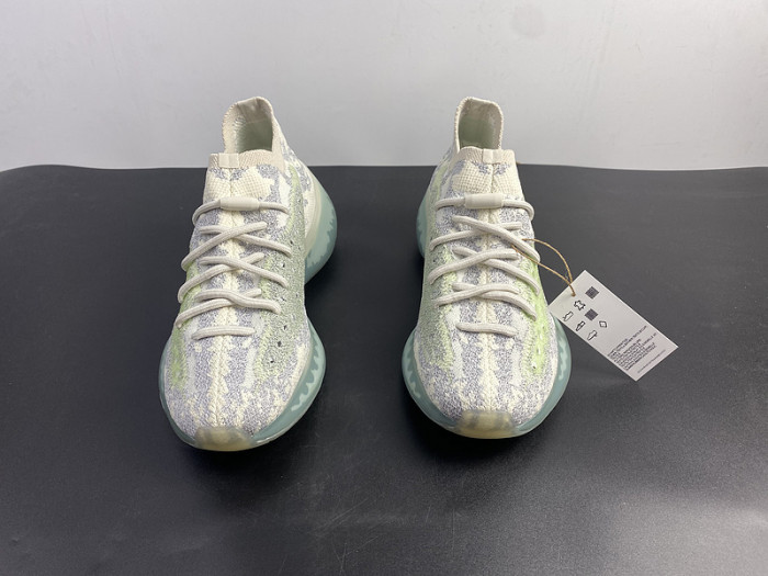 ad*s  Y**zy boost 380 alien blue gw0304