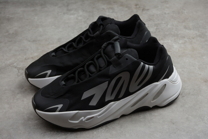 ad*s Y**zy boost 700 mnvn black and white  fv4445