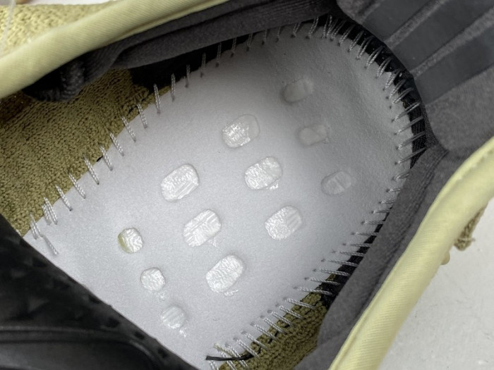 ad*s Y**zy boost 350 v2 sulfur fy5346