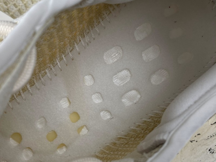 ad*s Y**zy boost 350 v2 “abez” fz5246
