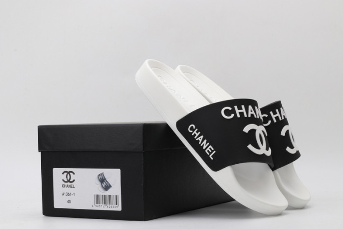 CH*NEL SLIPPERS