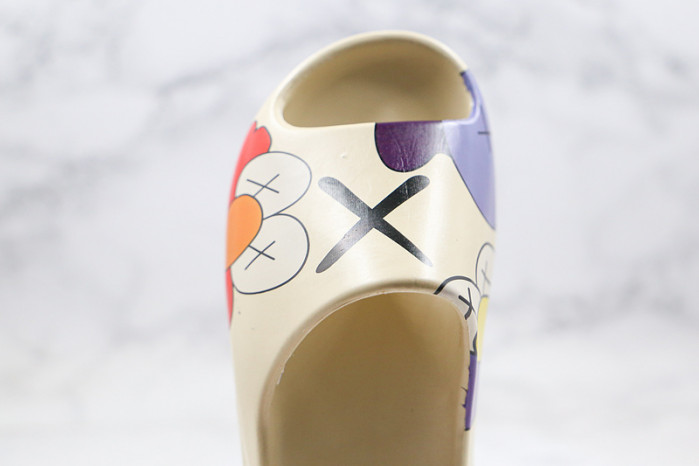 kanye west x ad*s Y**zy slide“resin"