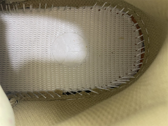 ad*s Y**zy boost 700 enflame amber gw0297