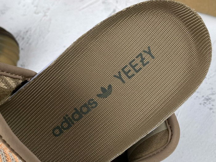 ad*s Y**zy 350 v2  fz5240