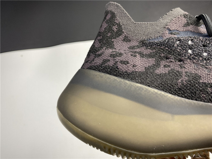 ad*s Y**zy boost 380 “onyx” reflective h02536